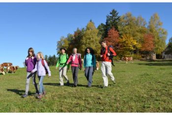 Familienwanderung-im-Muehlviertel_(c)Oberoesterreich-Tourismus_Roebl